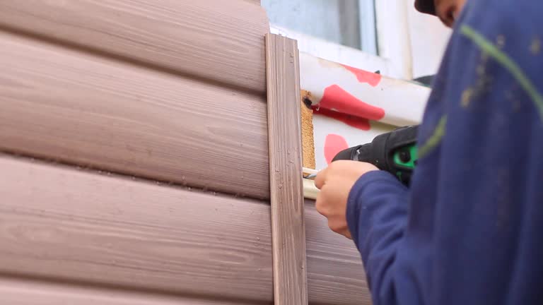 How To Choose The Right Materials for Your Siding Installation in 'Robbins, NC